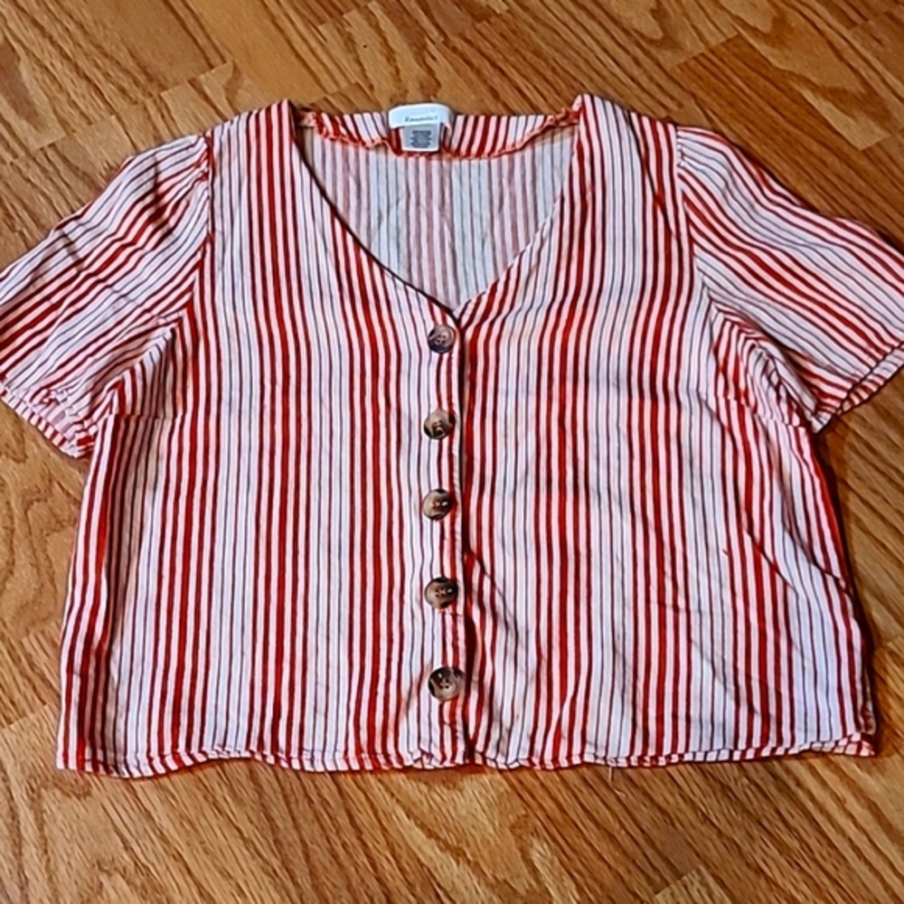Urban Romantics Short Sleeve V-Neck Button up Blouse Size Large
